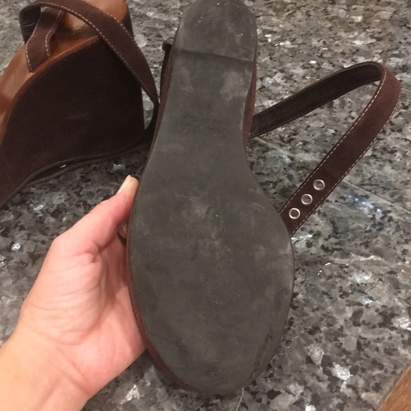 Prada, shoes. - Picture 3 of 7